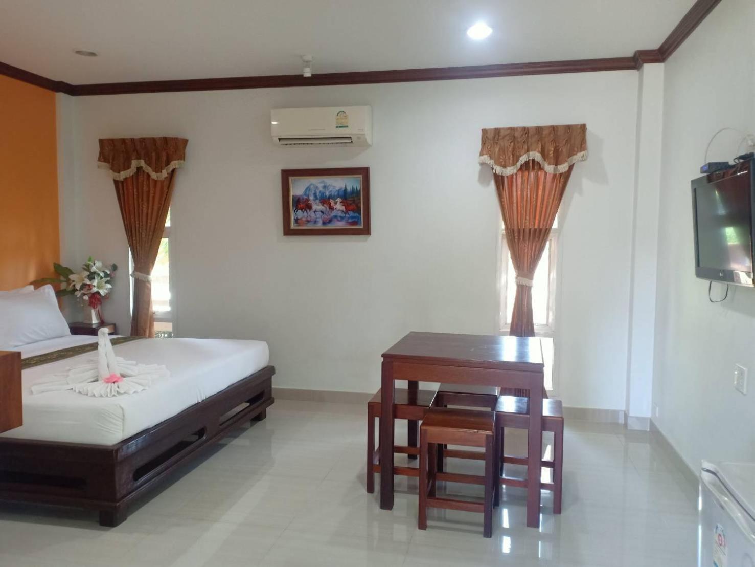 Capital O 75415 Nanthachart Riverview Resort Samut Songkhram Exterior foto
